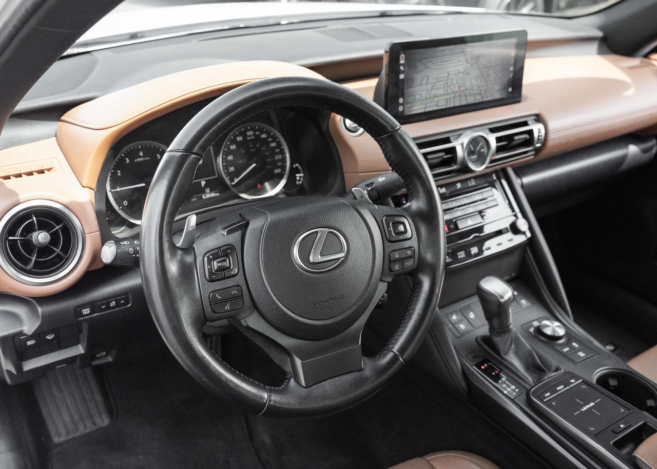 2022 Lexus IS 300 **LUXURY AWD**