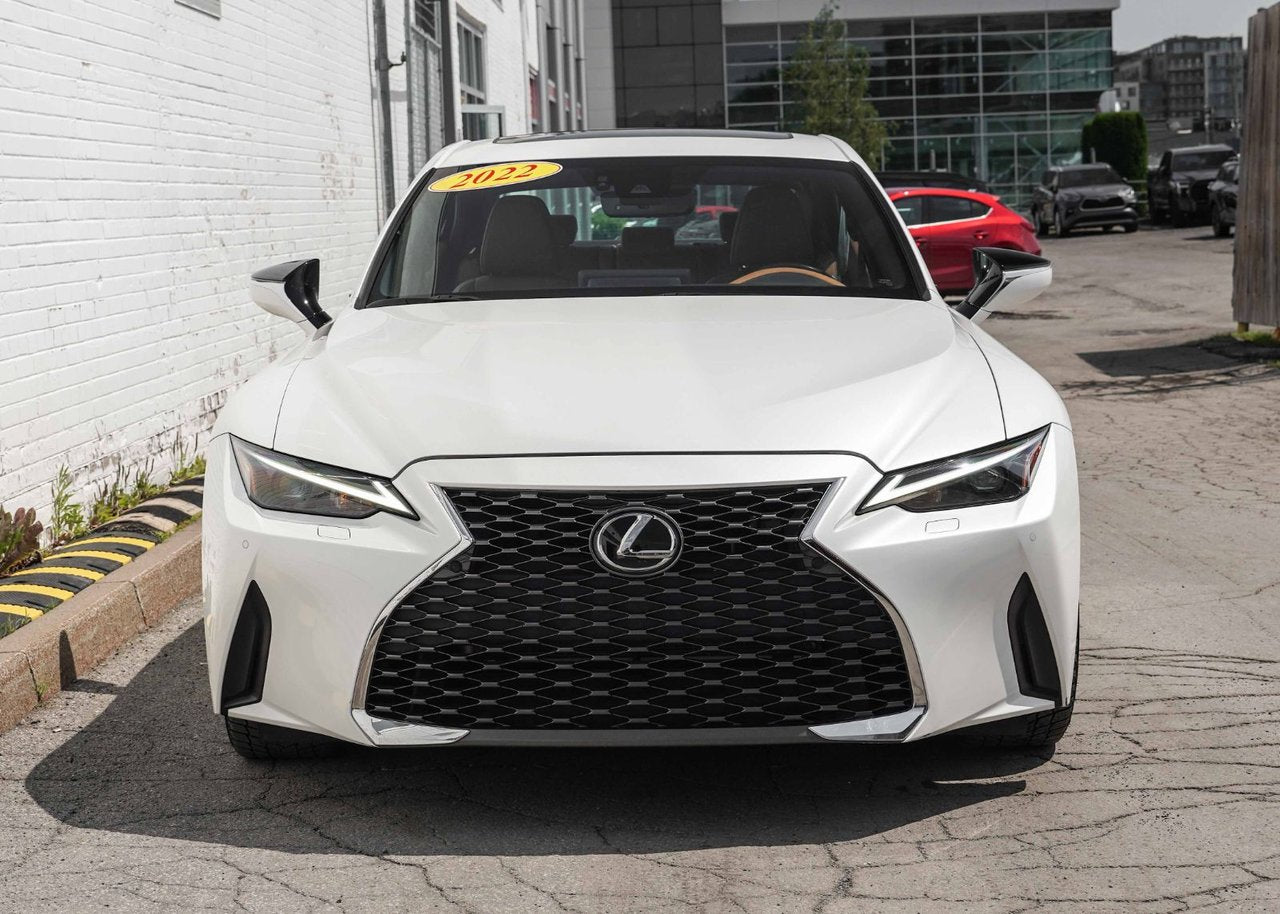 2022 Lexus IS 300 **LUXURY AWD**