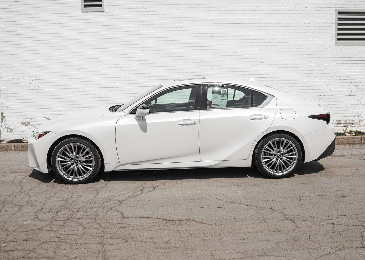 2022 Lexus IS 300 **LUXURY AWD**