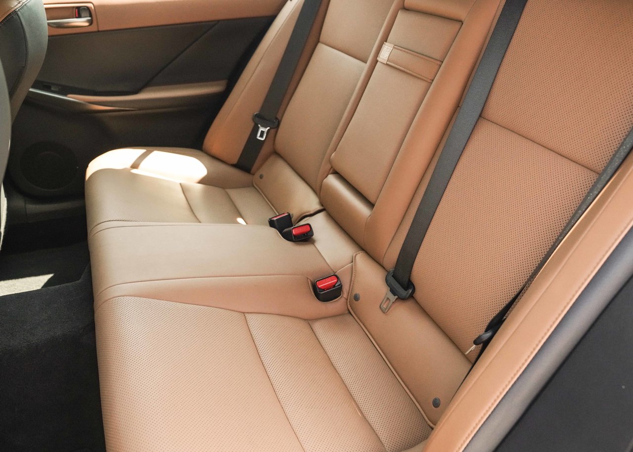 2022 Lexus IS 300 **LUXURY AWD**