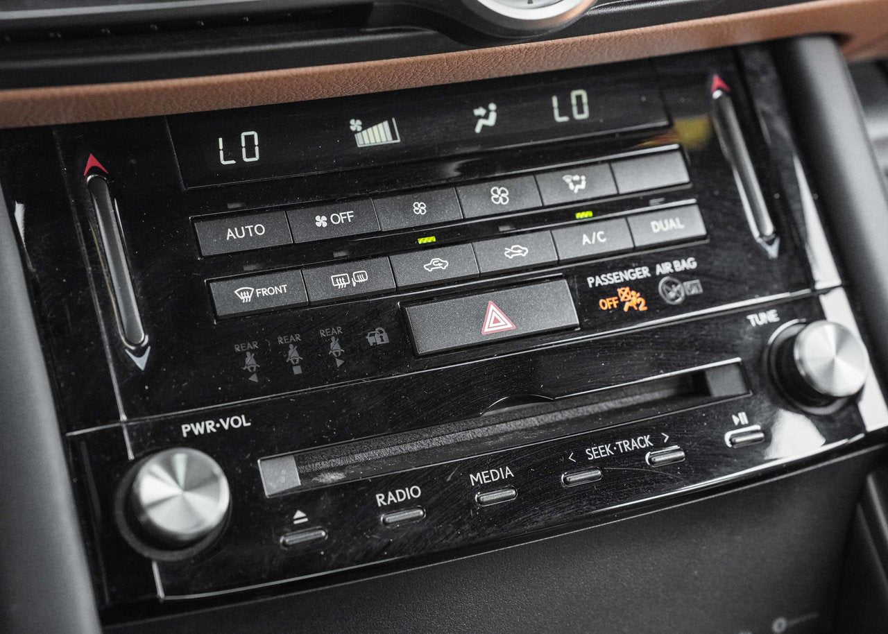 2022 Lexus IS 300 **LUXURY AWD**