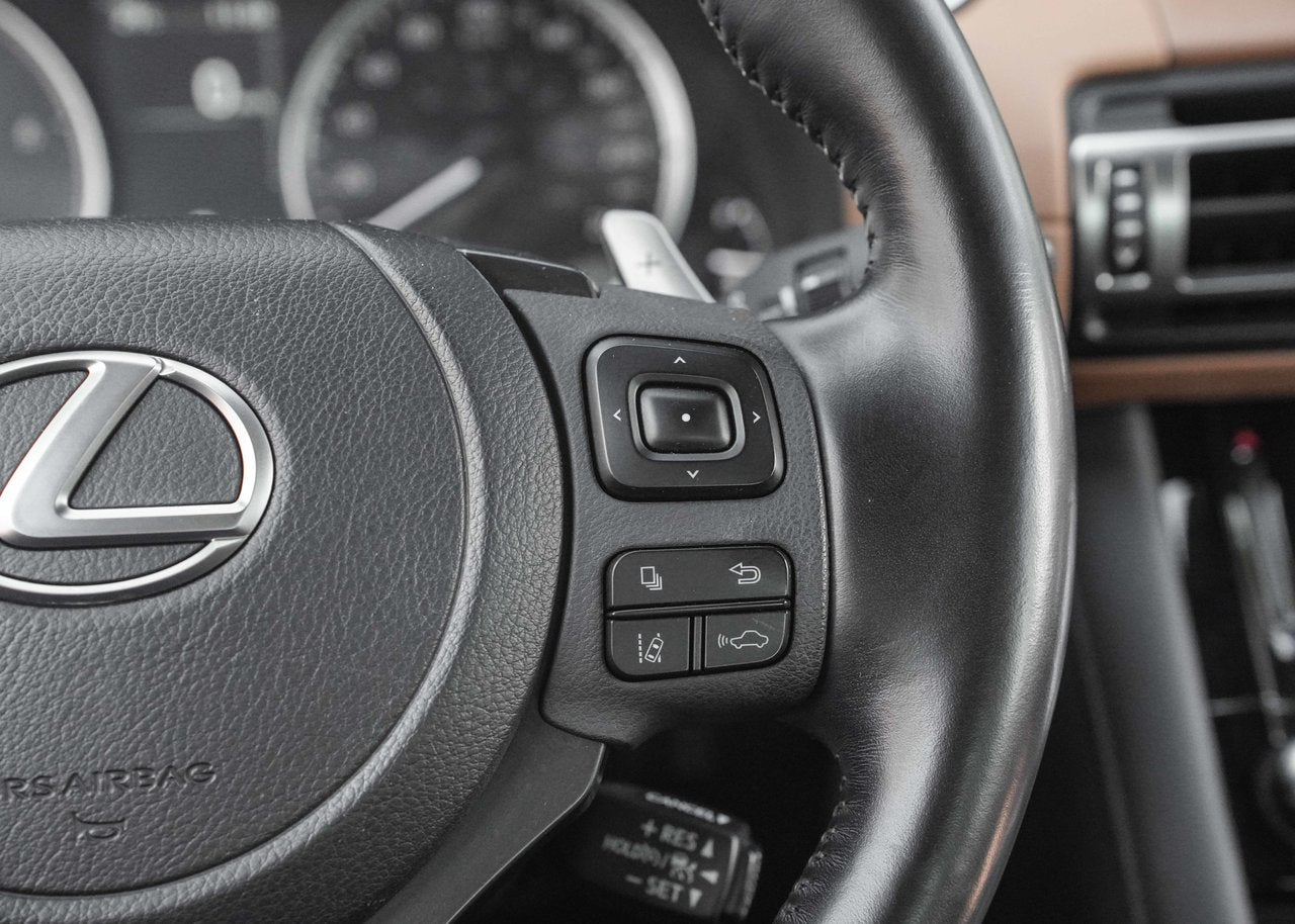 2022 Lexus IS 300 **LUXURY AWD**