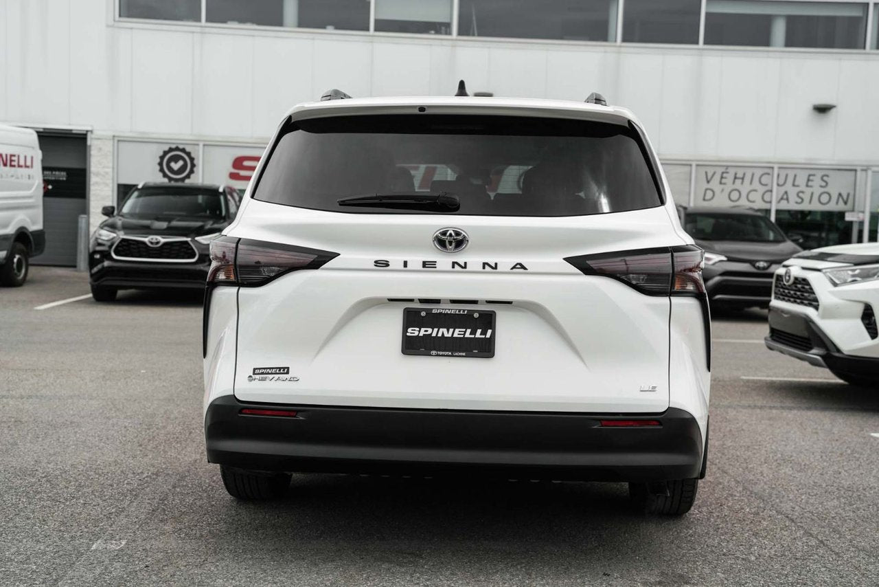 2025 Toyota Sienna LE AWD HYBRID