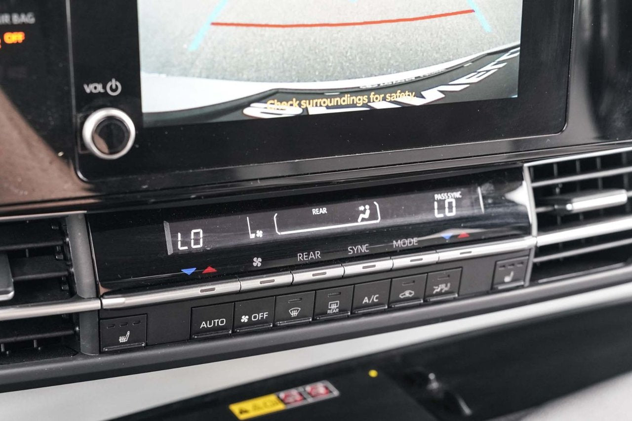 2025 Toyota Sienna LE AWD HYBRID