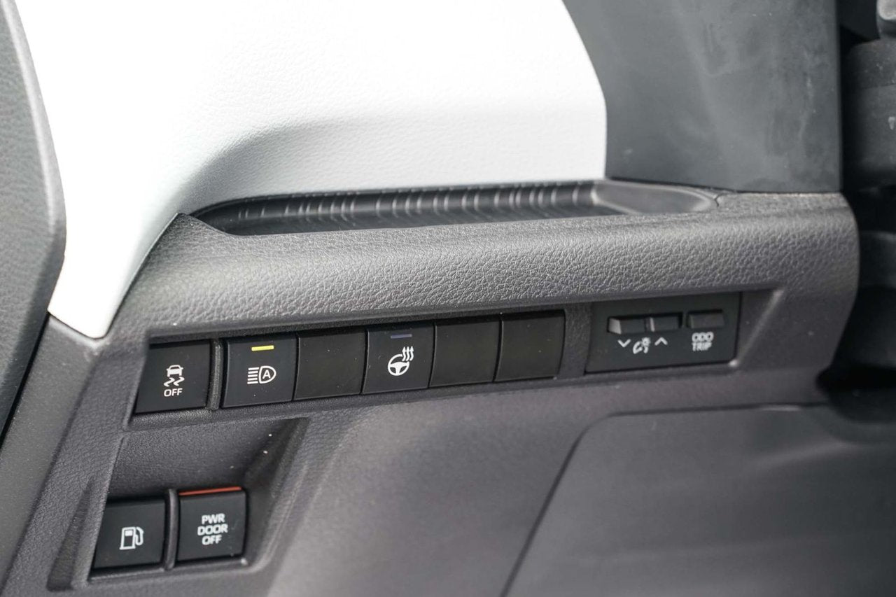 2025 Toyota Sienna LE AWD HYBRID