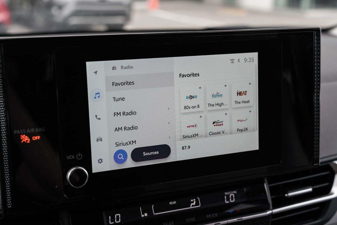 2025 Toyota Sienna LE AWD HYBRID