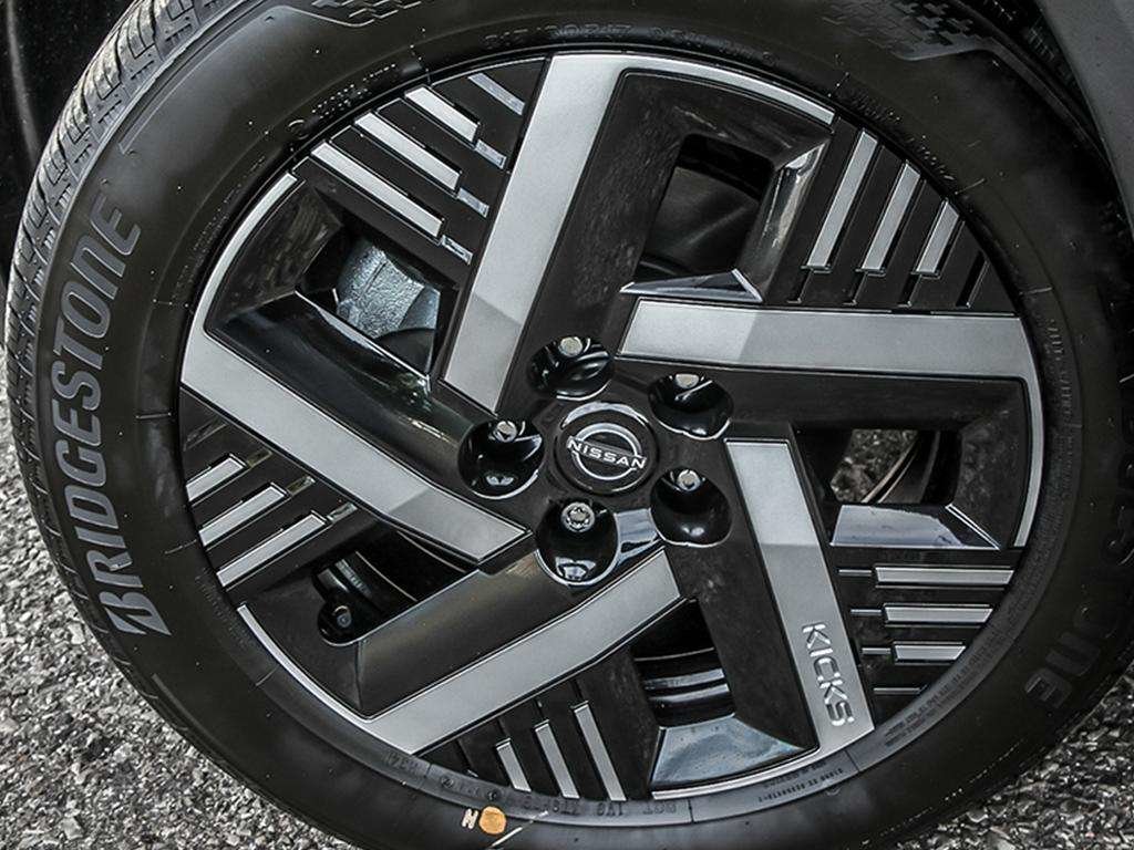 2026 Nissan Kicks SV FWD