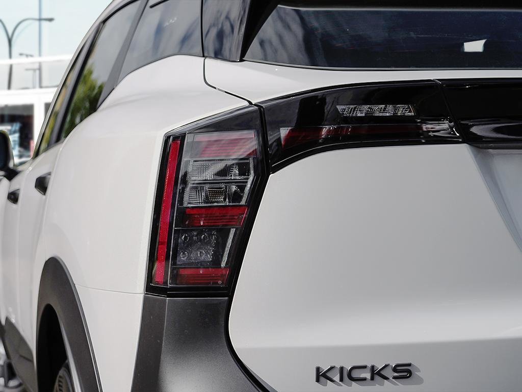 2026 Nissan Kicks S FWD