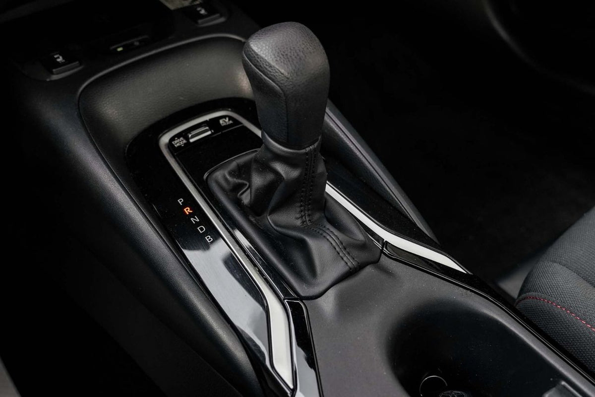 2024 Toyota Corolla SE PACKAGE HYBRID