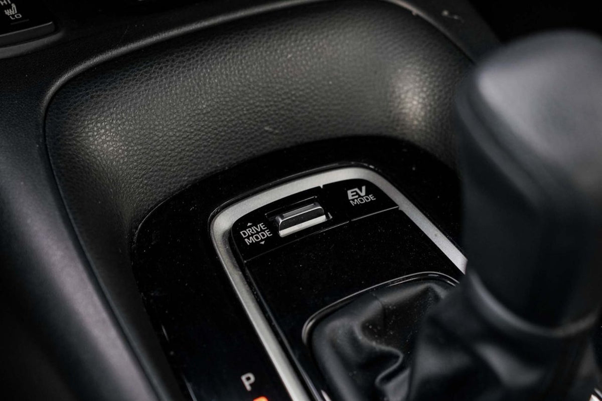 2024 Toyota Corolla SE PACKAGE HYBRID