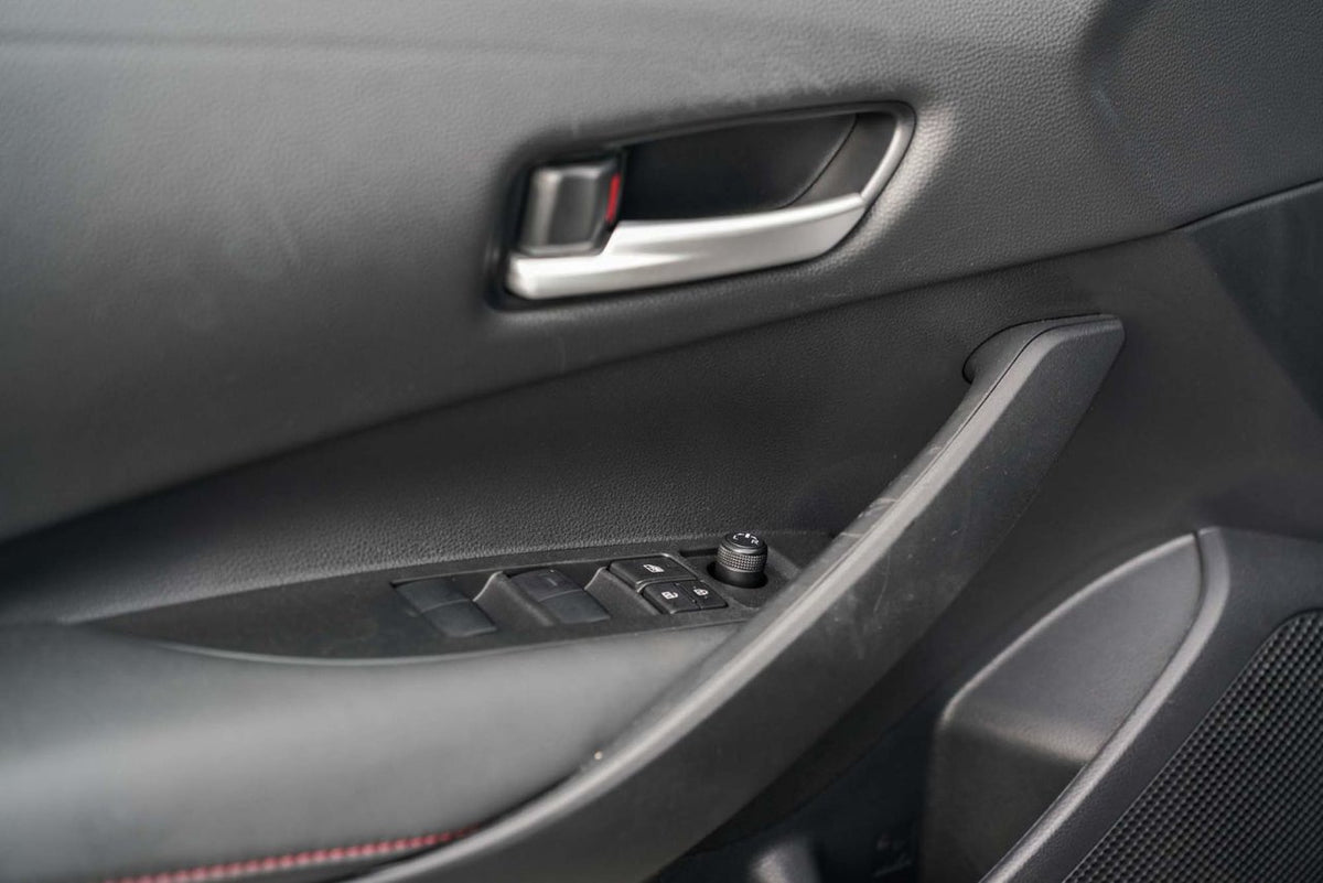2024 Toyota Corolla SE PACKAGE HYBRID