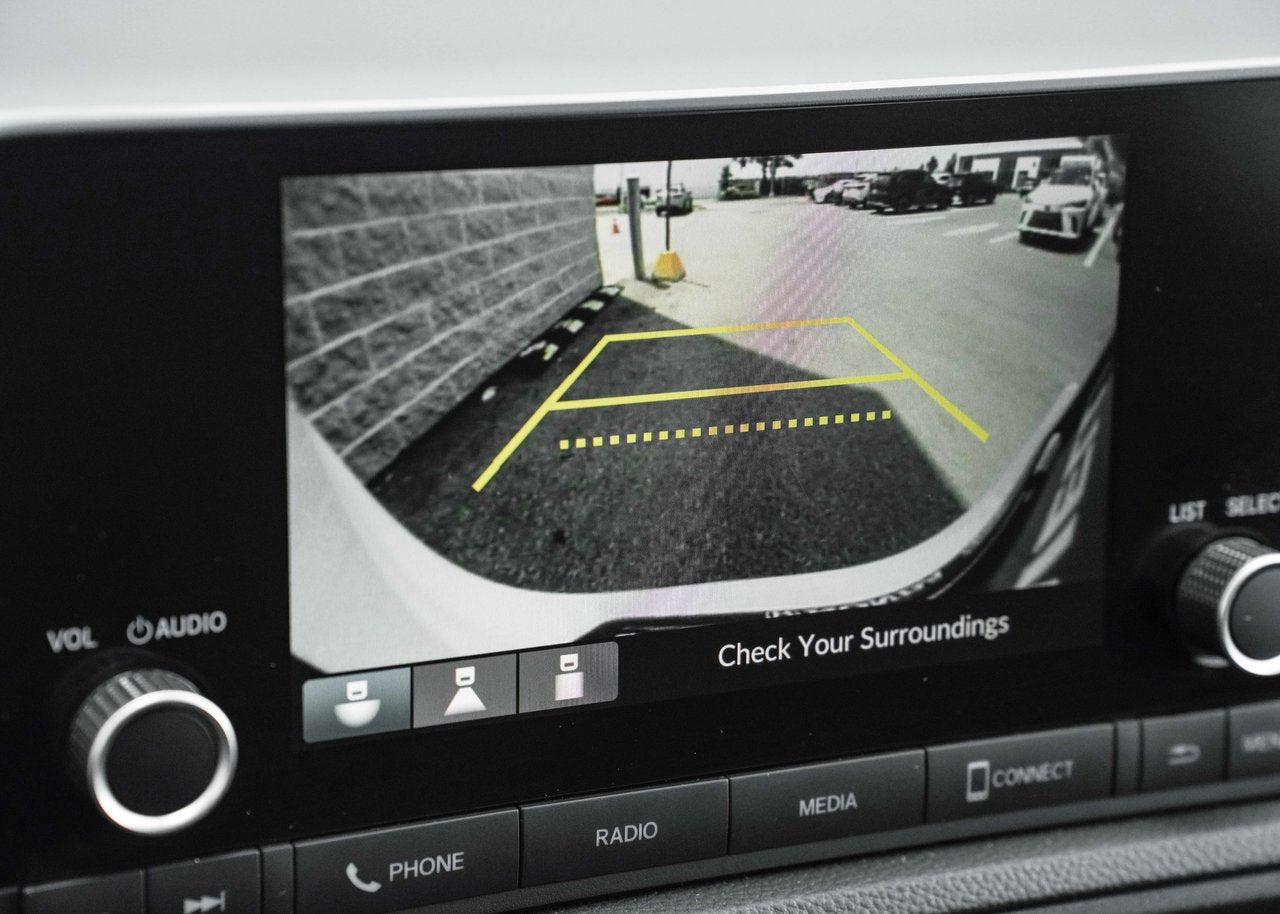 2024 Honda CR-V LX-B FWD; CAMERA SIEGES CHAUFFANT **BAS/LOW KM**