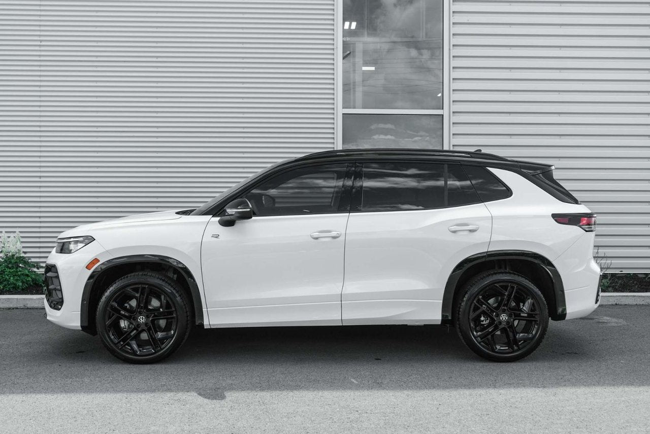 2026 Volkswagen Tiguan Comfortline R-Line Black Edition 4MOTION
