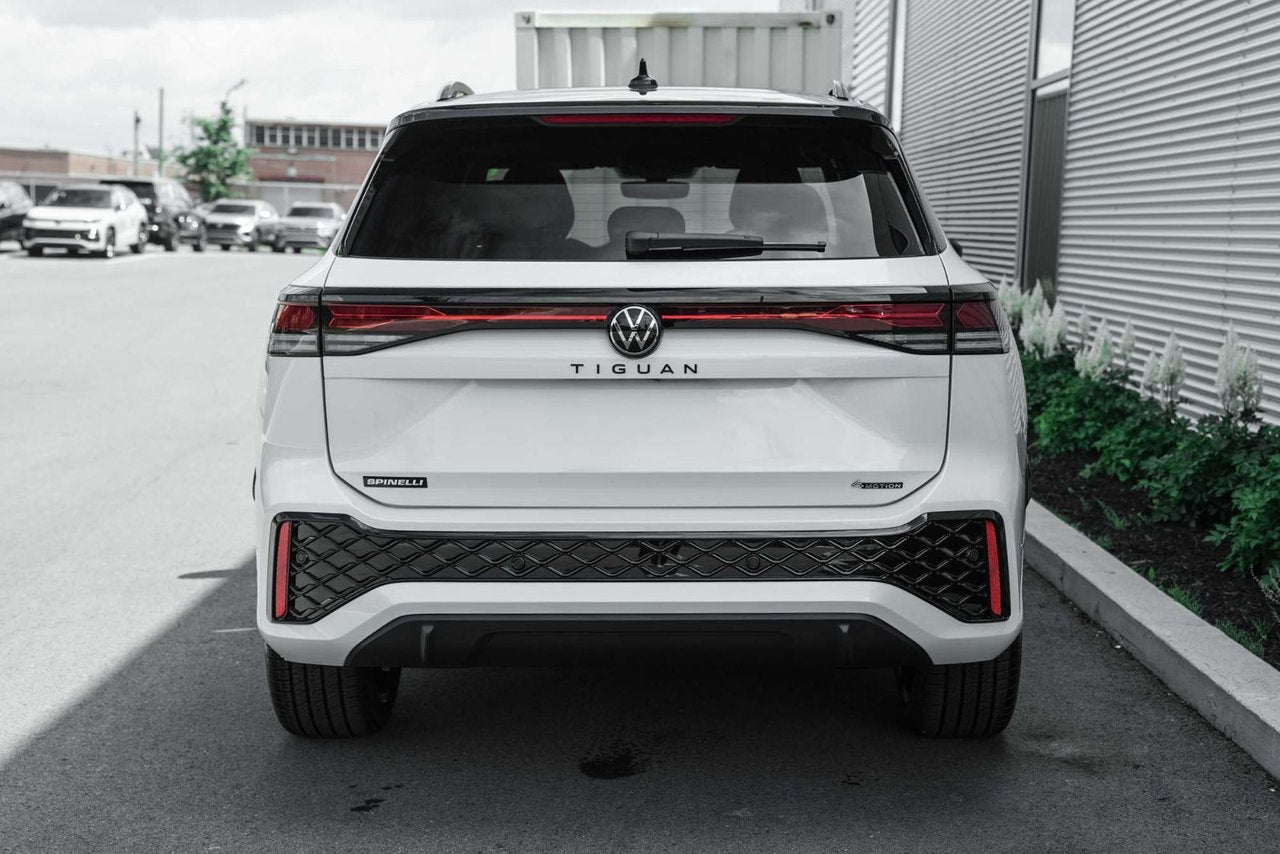 2026 Volkswagen Tiguan Comfortline R-Line Black Edition 4MOTION