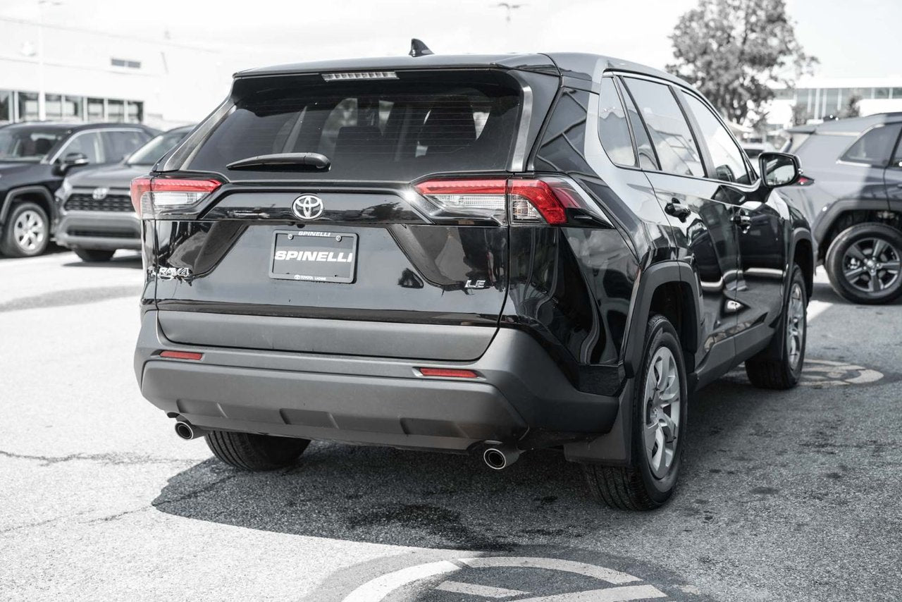 2022 Toyota RAV4 LE