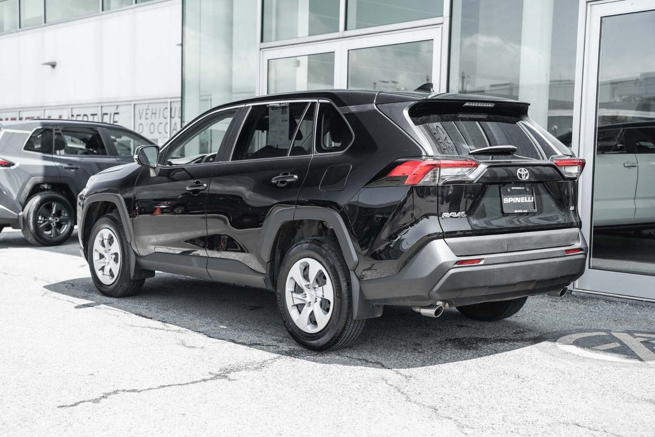 2022 Toyota RAV4 LE
