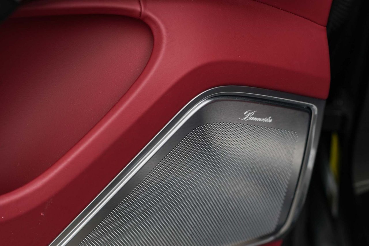 2023 Porsche Cayenne COUPE PLATINUM EDITION LOW KM RED INTERIOR