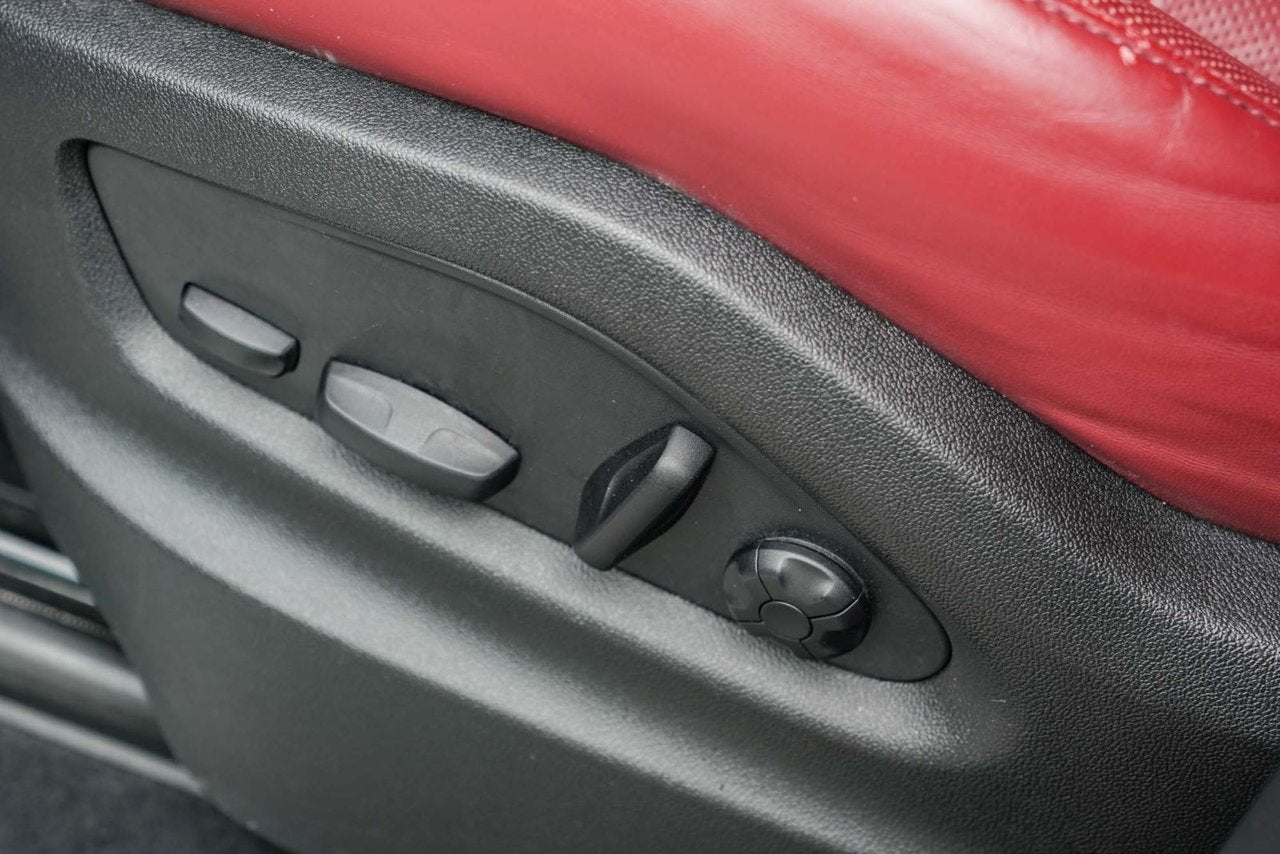 2023 Porsche Cayenne COUPE PLATINUM EDITION LOW KM RED INTERIOR