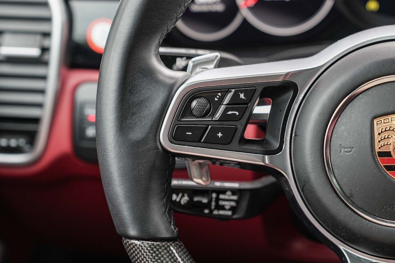 2023 Porsche Cayenne COUPE PLATINUM EDITION LOW KM RED INTERIOR