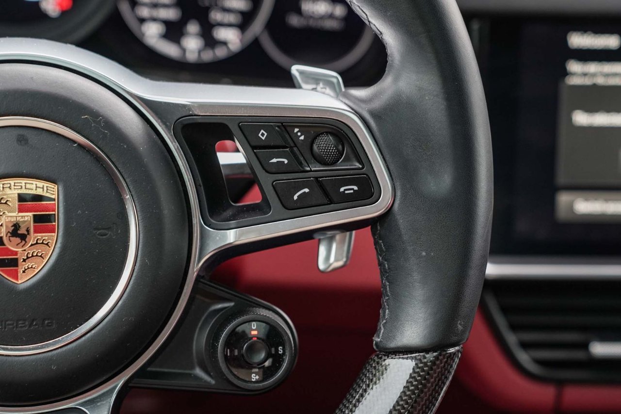 2023 Porsche Cayenne COUPE PLATINUM EDITION LOW KM RED INTERIOR