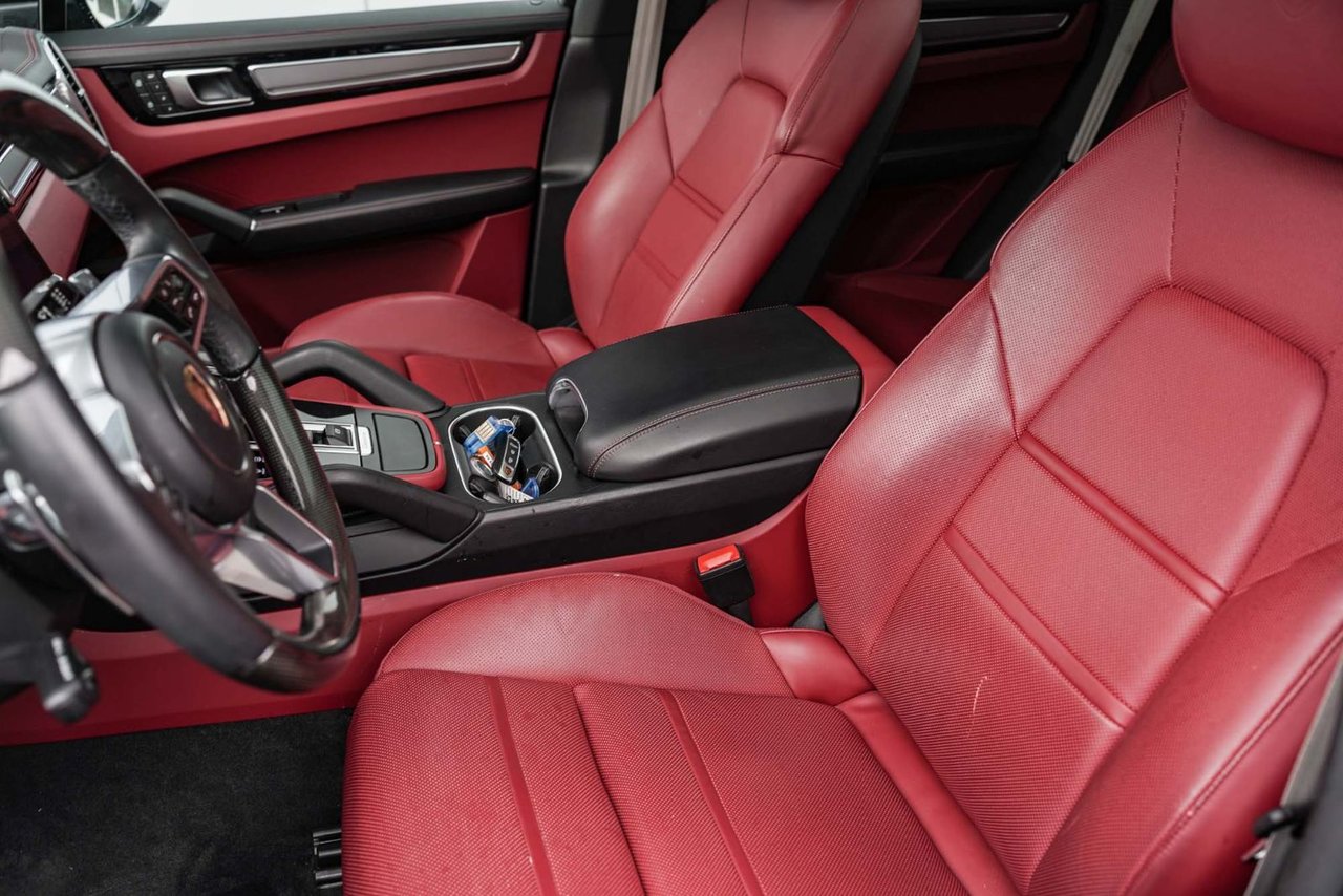 2023 Porsche Cayenne COUPE PLATINUM EDITION LOW KM RED INTERIOR