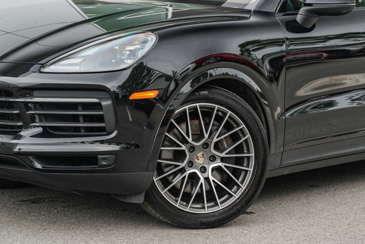 2023 Porsche Cayenne COUPE PLATINUM EDITION LOW KM RED INTERIOR