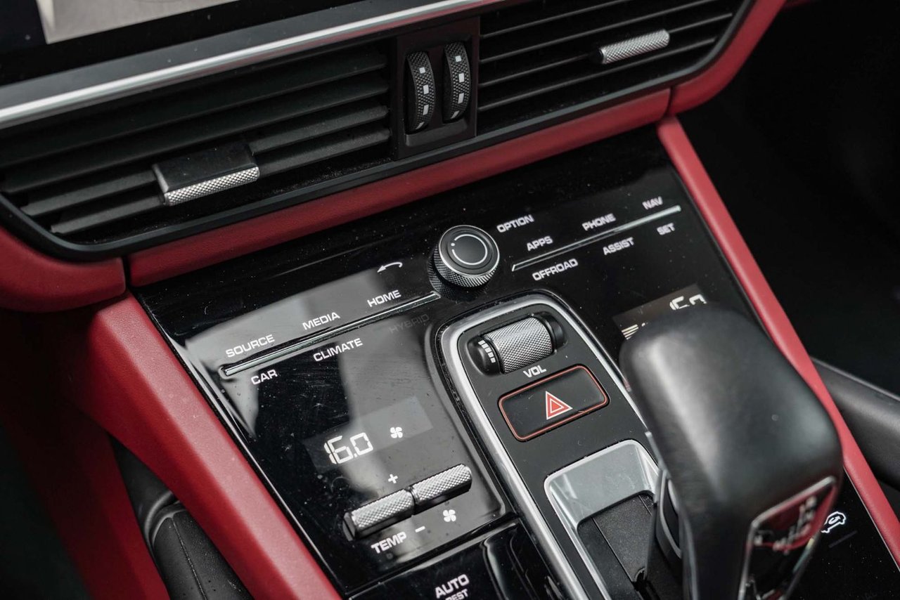 2023 Porsche Cayenne COUPE PLATINUM EDITION LOW KM RED INTERIOR