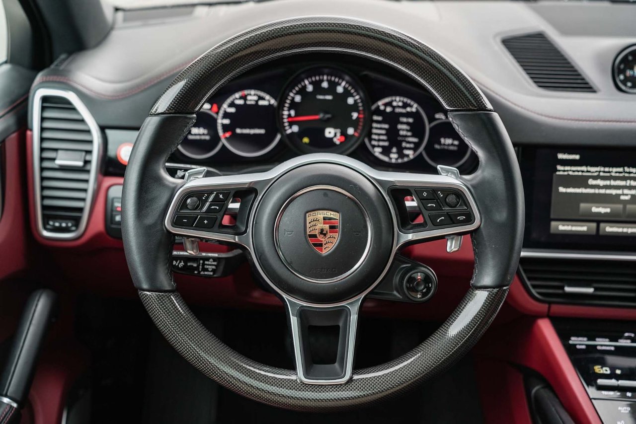 2023 Porsche Cayenne COUPE PLATINUM EDITION LOW KM RED INTERIOR