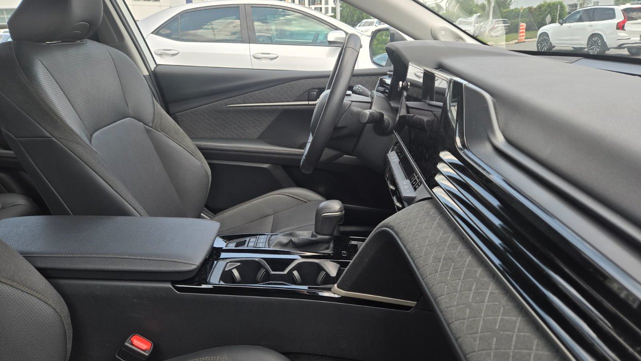 2025 Toyota Camry XLE AWD