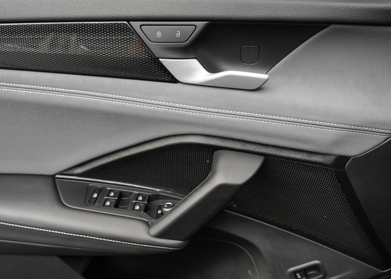 2026 Volkswagen Tiguan Comfortline R-Line Black Edition
