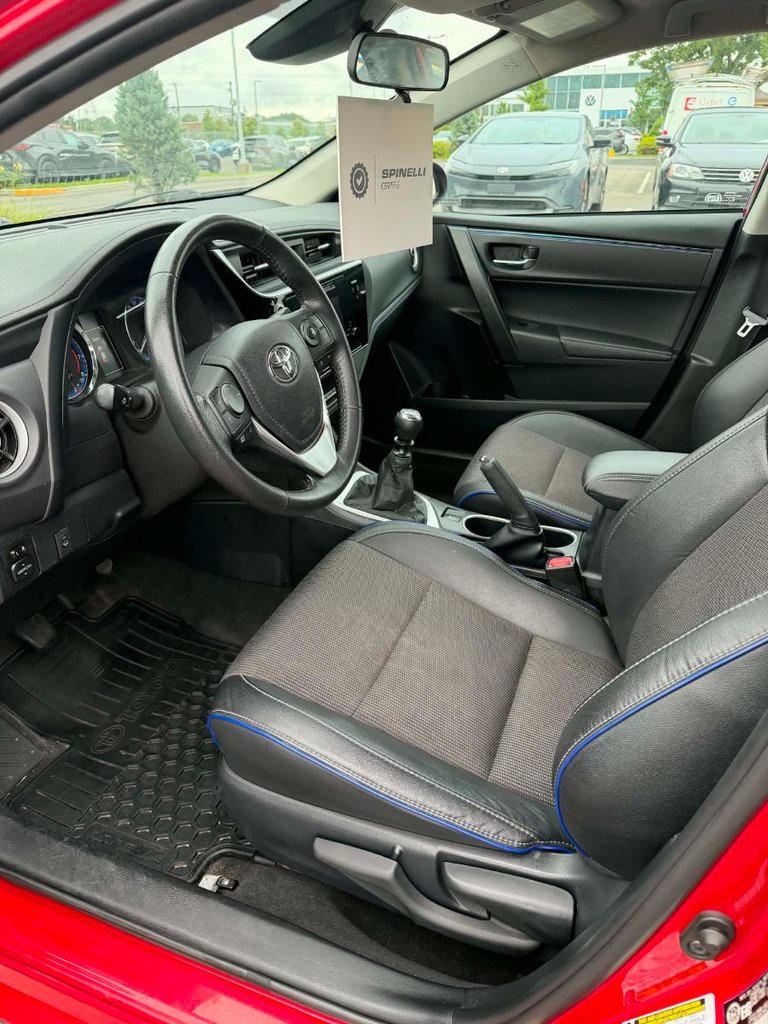 2017 Toyota Corolla SE MANUEL