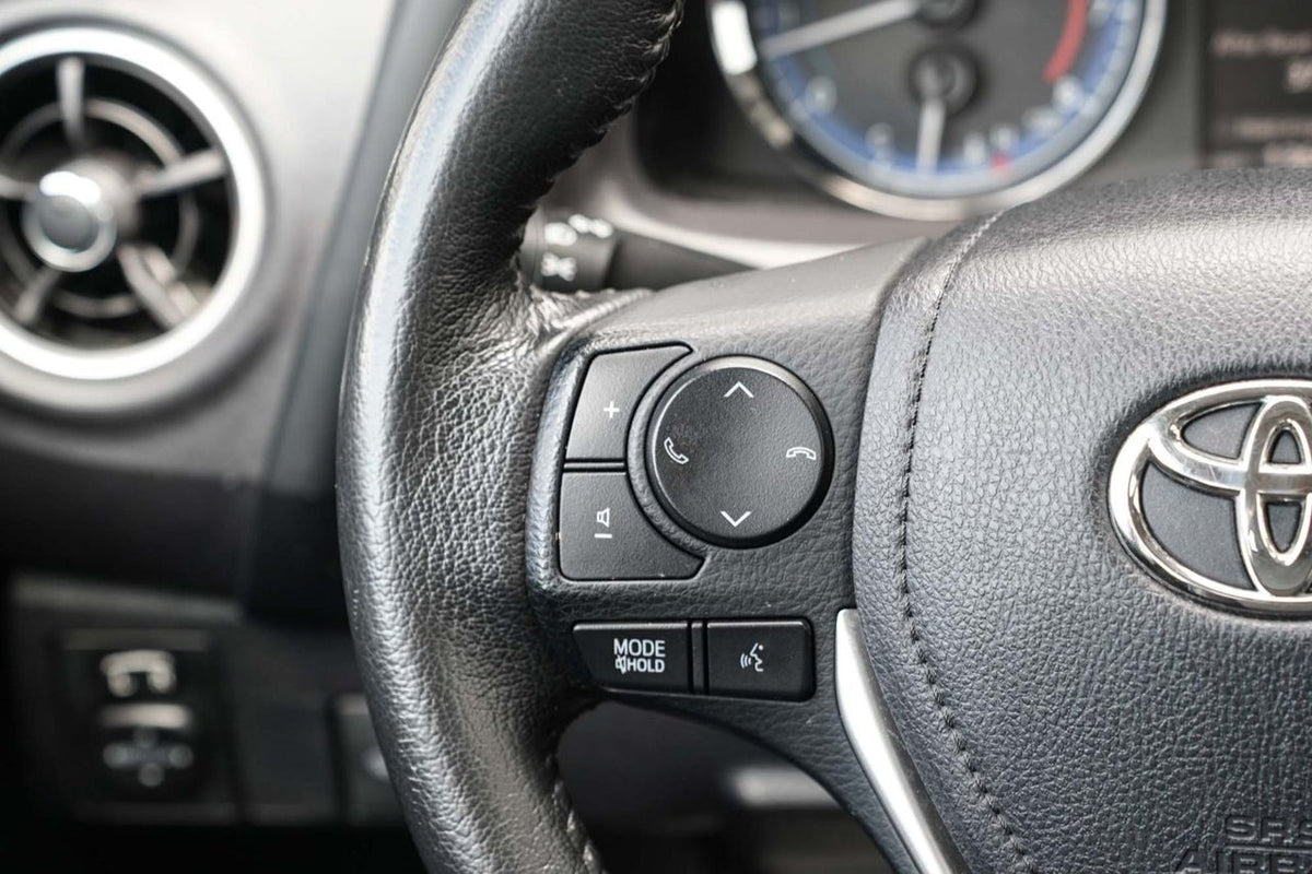 2017 Toyota Corolla SE MANUEL
