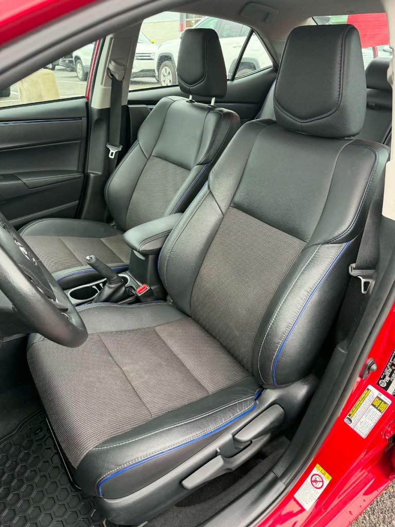 2017 Toyota Corolla SE MANUEL