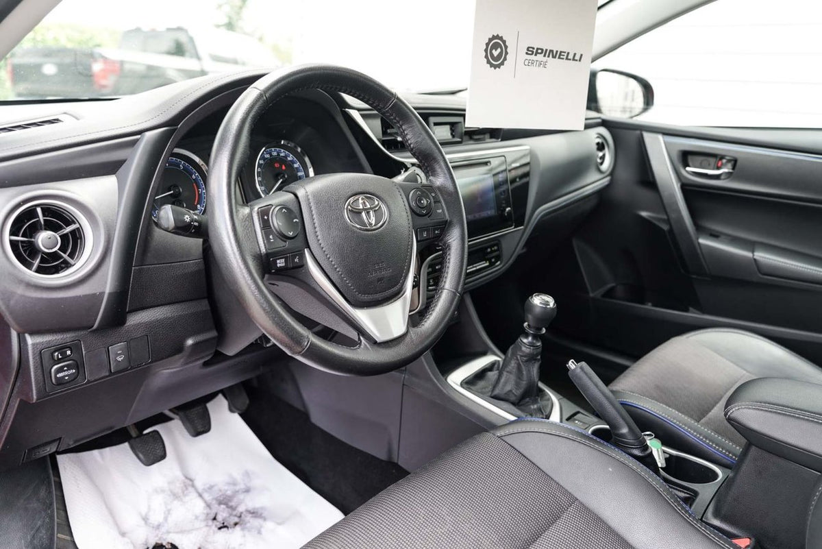 2017 Toyota Corolla SE MANUEL