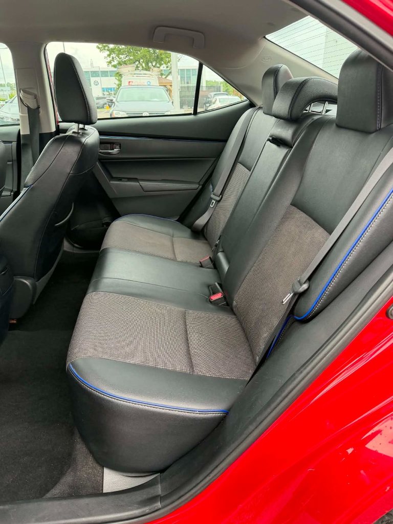 2017 Toyota Corolla SE MANUEL