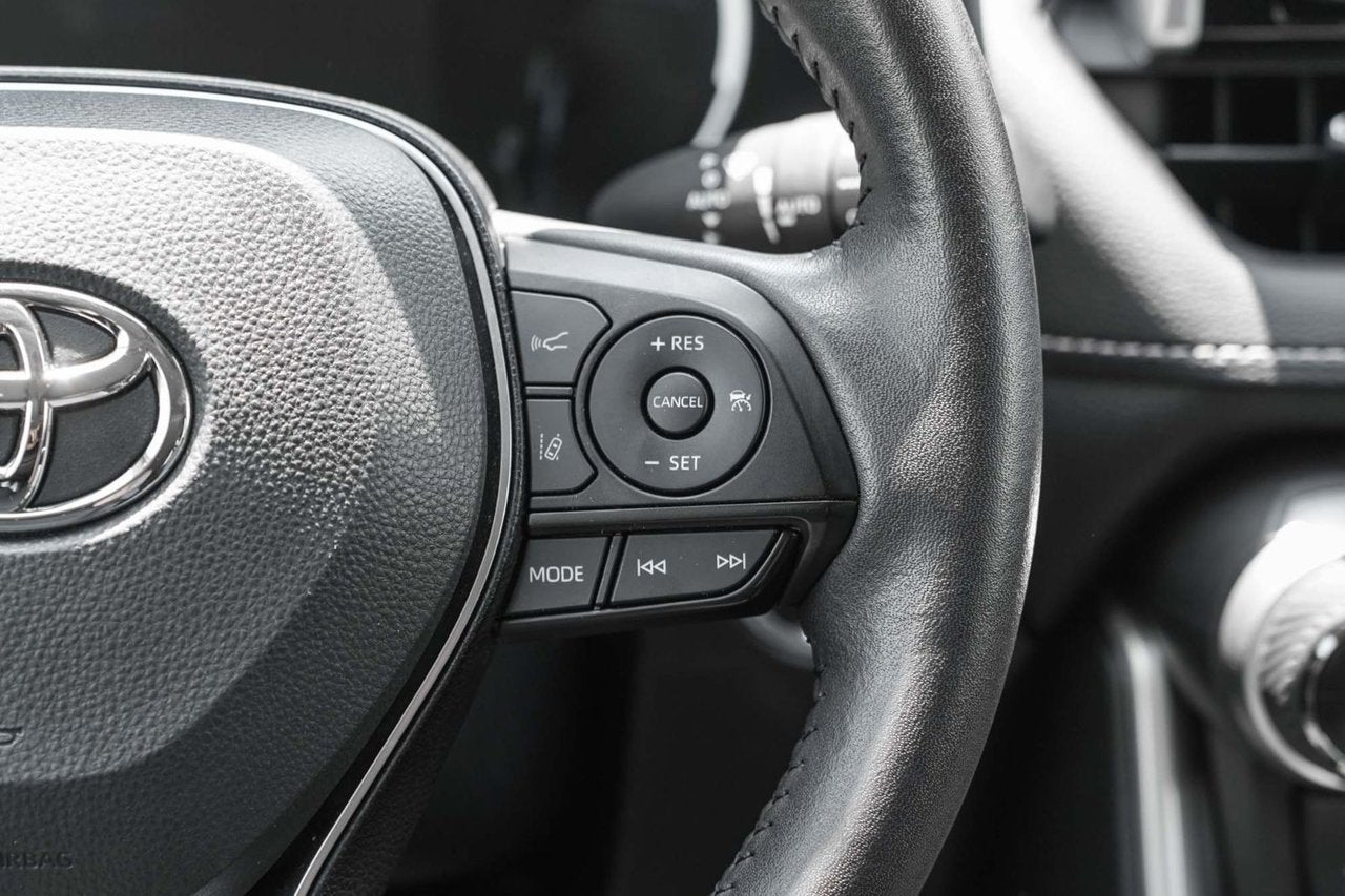 2025 Toyota RAV4 Hybrid XLE PREMIUM