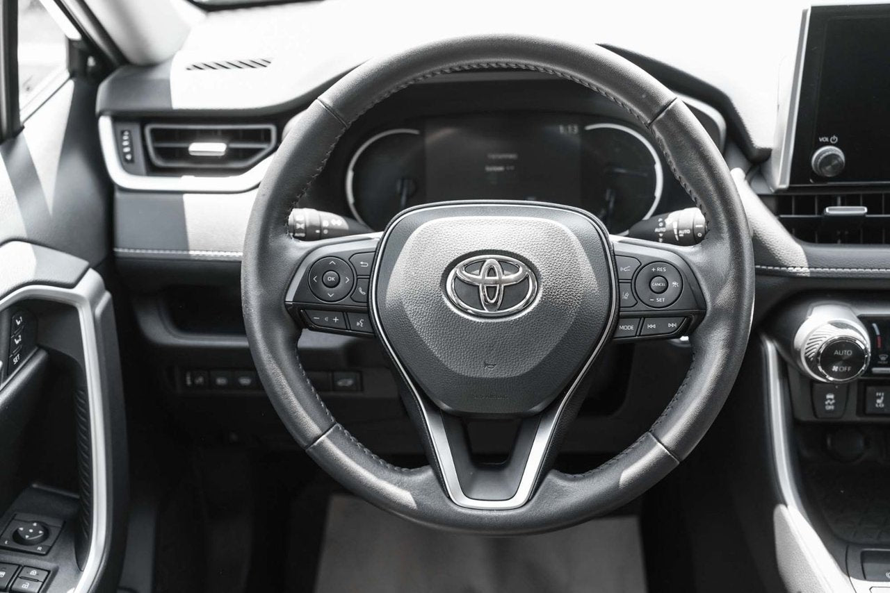 2025 Toyota RAV4 Hybrid XLE PREMIUM