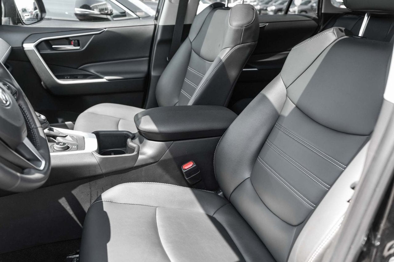 2025 Toyota RAV4 Hybrid XLE PREMIUM