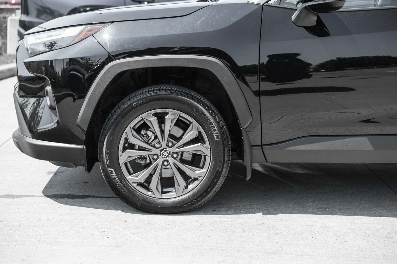 2025 Toyota RAV4 Hybrid XLE PREMIUM