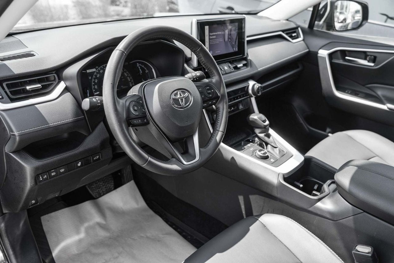 2025 Toyota RAV4 Hybrid XLE PREMIUM