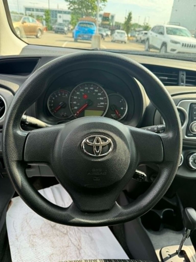 2014 Toyota Yaris LE HATCHBACK