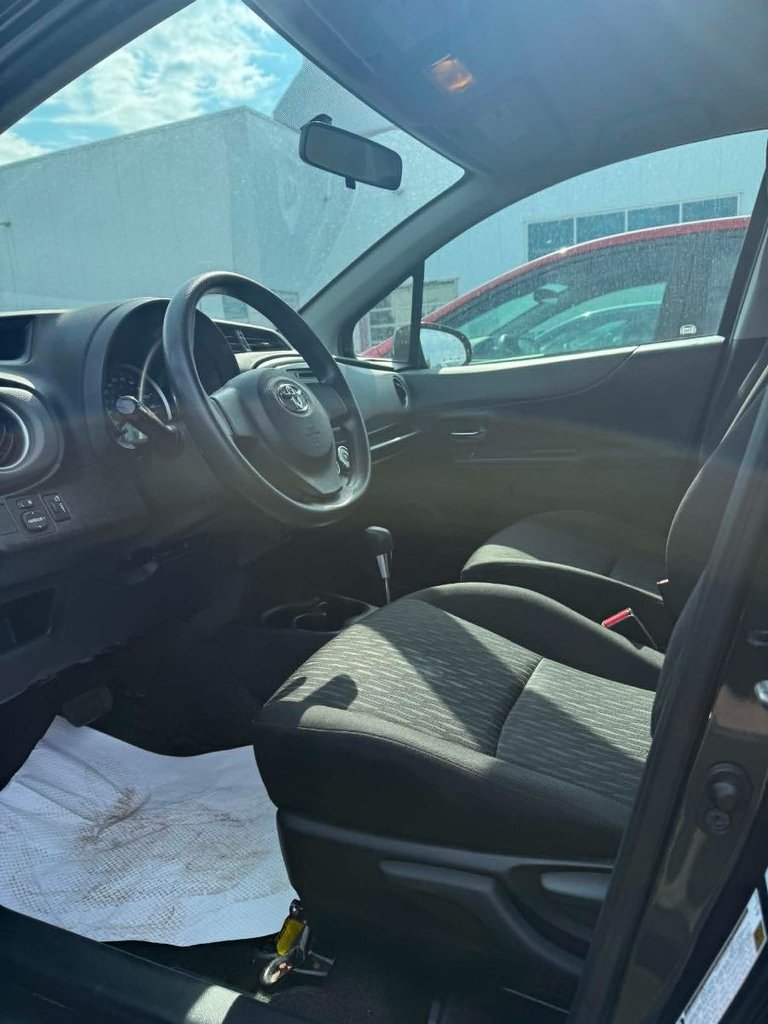 2014 Toyota Yaris LE HATCHBACK
