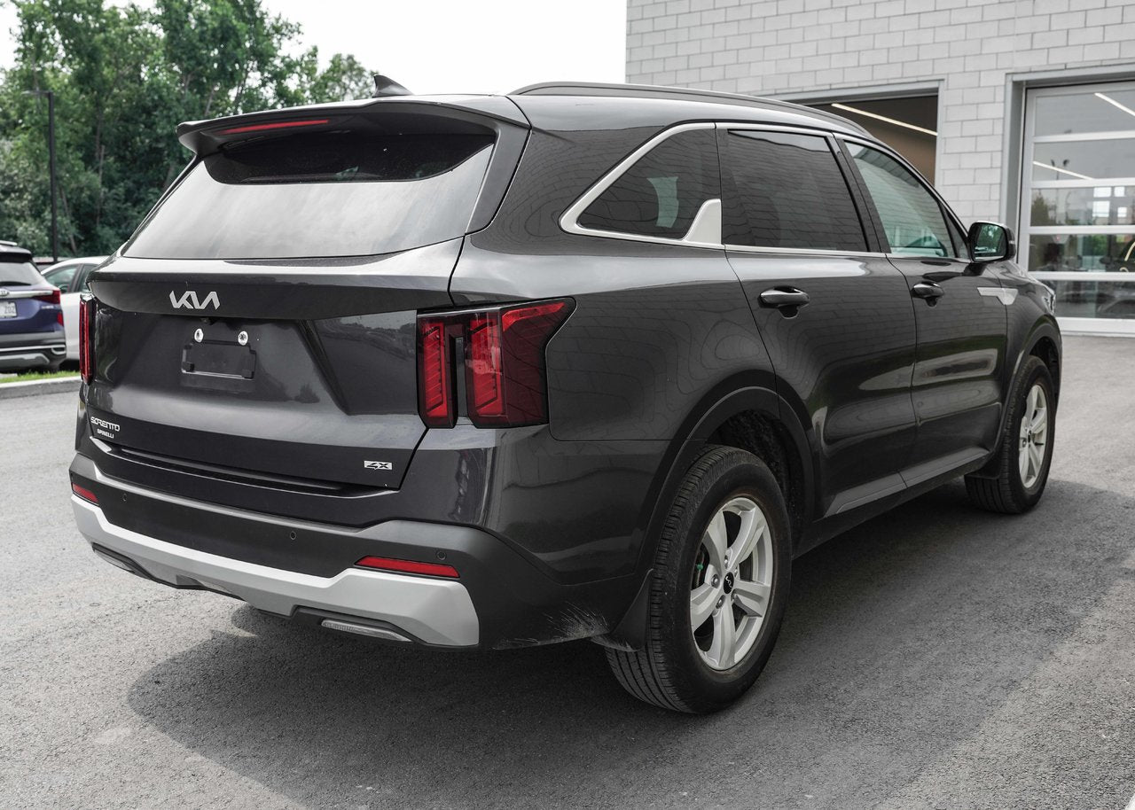 2025 Kia Sorento LX