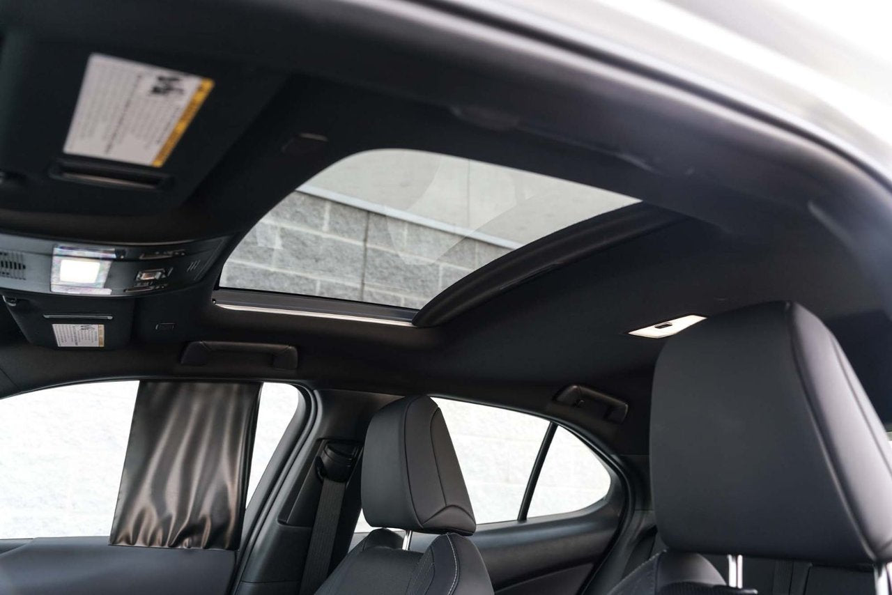 2024 Lexus UX 250h LUXURY AWD BAS KM CUIR TOIT NAVI HUD
