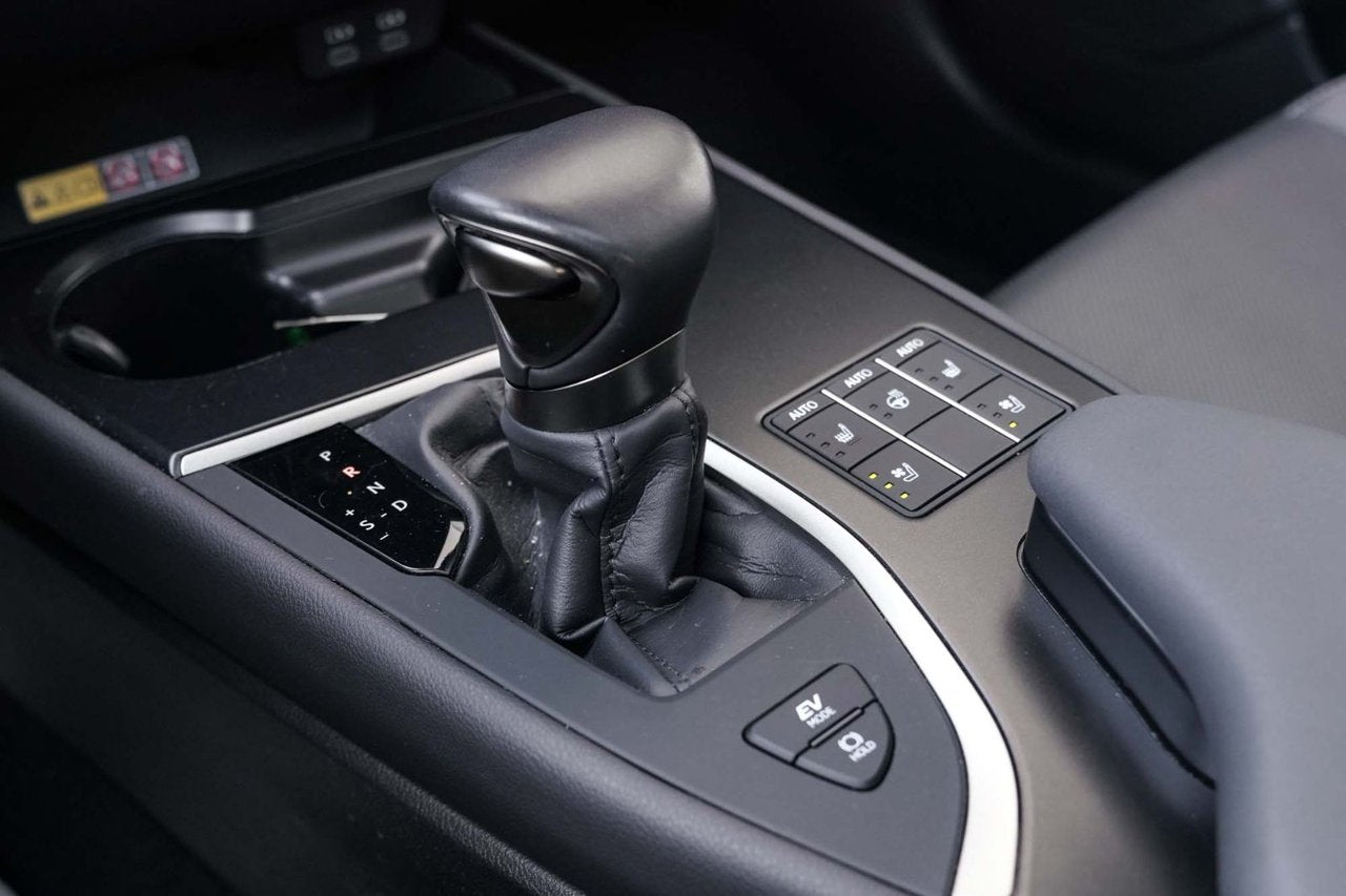 2024 Lexus UX 250h LUXURY AWD BAS KM CUIR TOIT NAVI HUD
