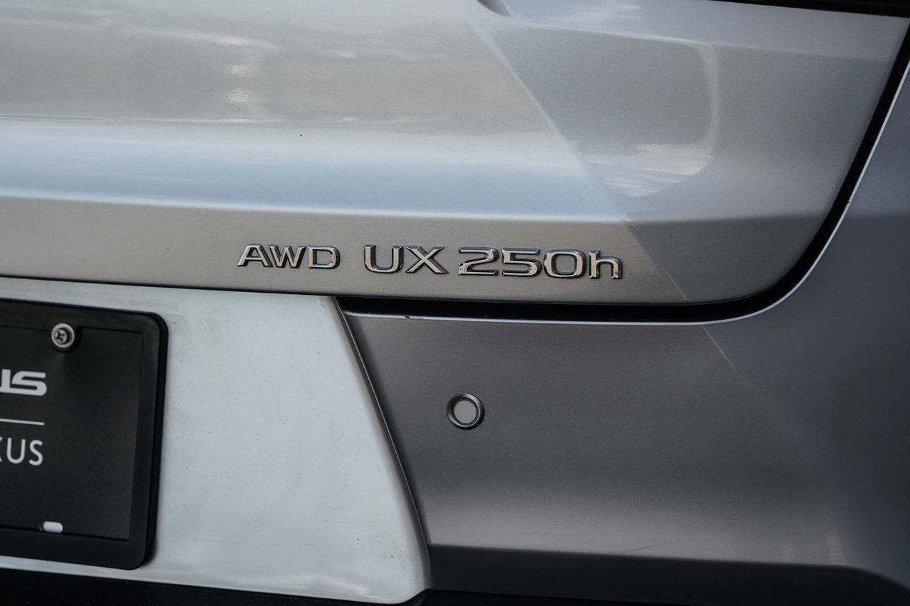2024 Lexus UX 250h LUXURY AWD BAS KM CUIR TOIT NAVI HUD