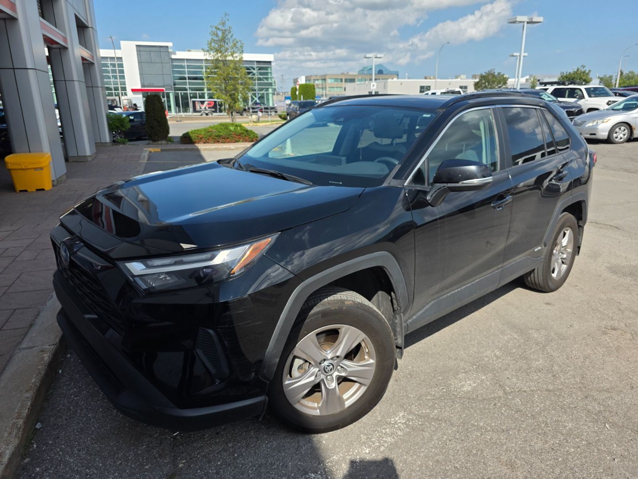 2022 Toyota RAV4 Hybrid XLE