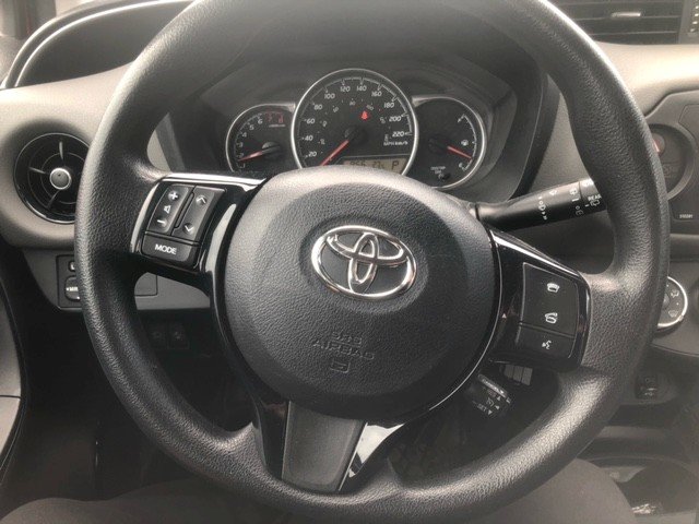 2018 Toyota Yaris Hatchback LE