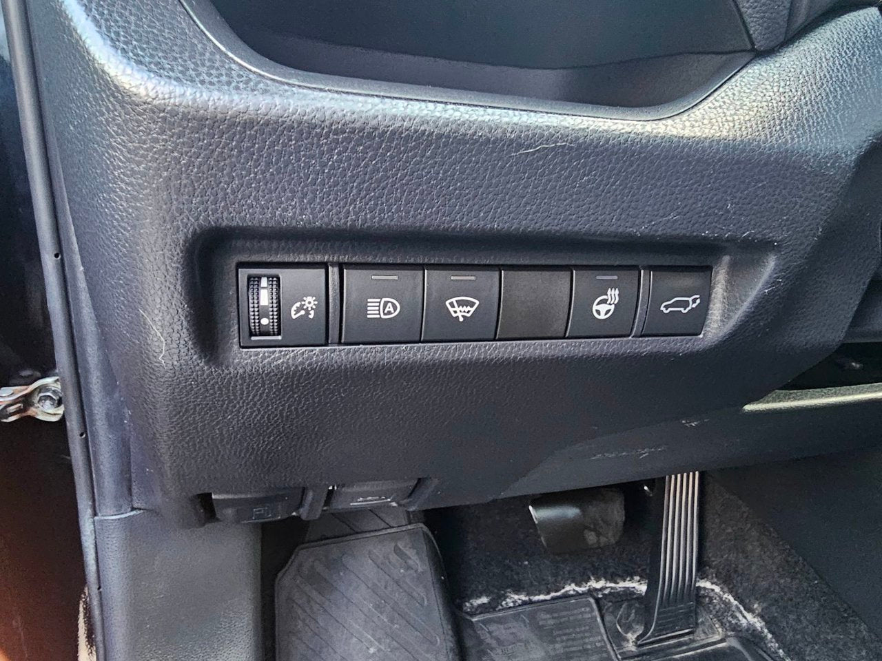 2019 Toyota RAV4 XLE AWD; TOIT ANGLES MORT SIEGES+VOLANT CHAUFFANT