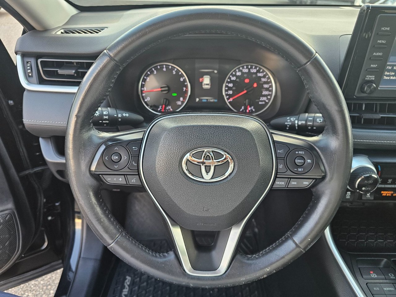 2019 Toyota RAV4 XLE AWD; TOIT ANGLES MORT SIEGES+VOLANT CHAUFFANT
